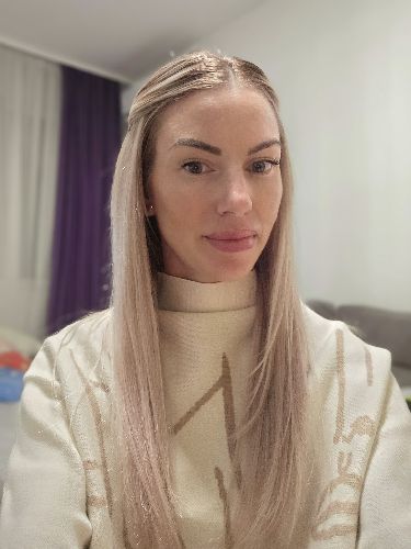 Ramona Manci Hair Stylist